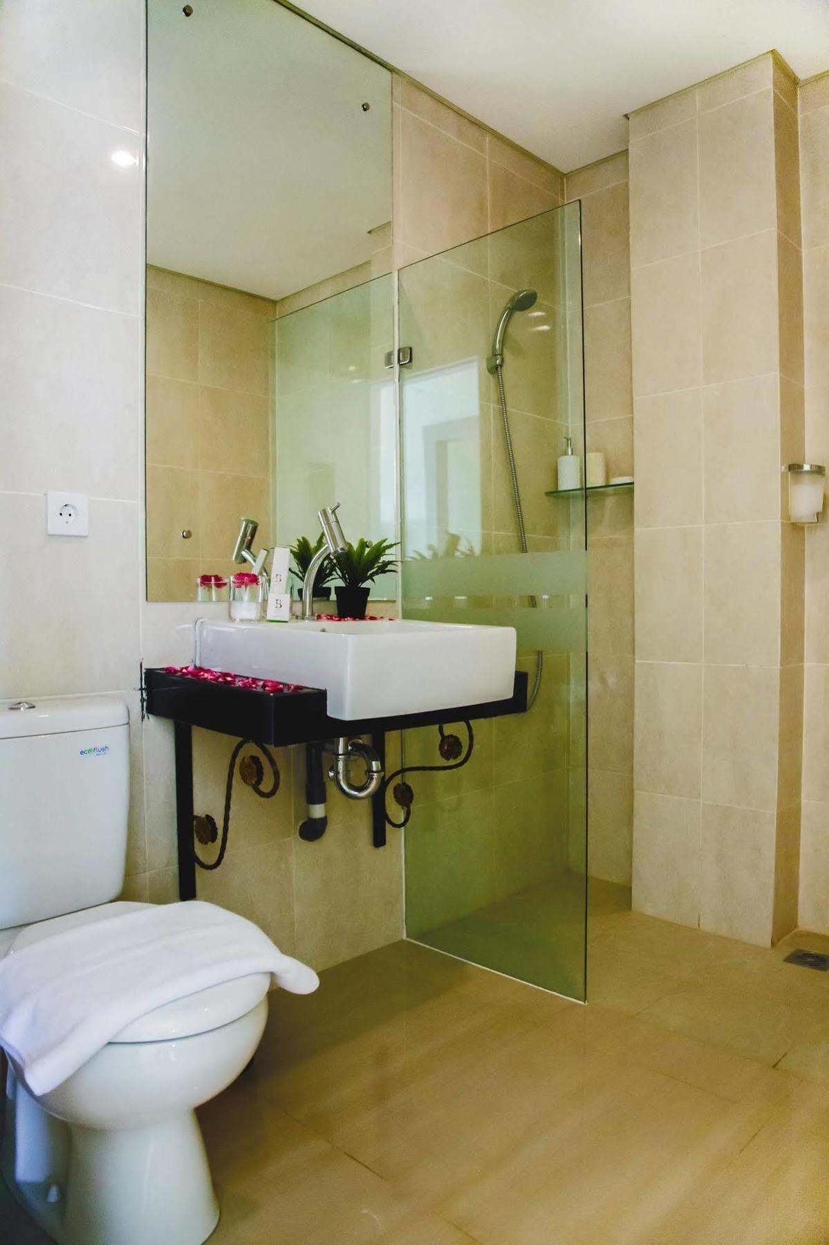 Best Inn Hotel Balikpapan Exterior photo