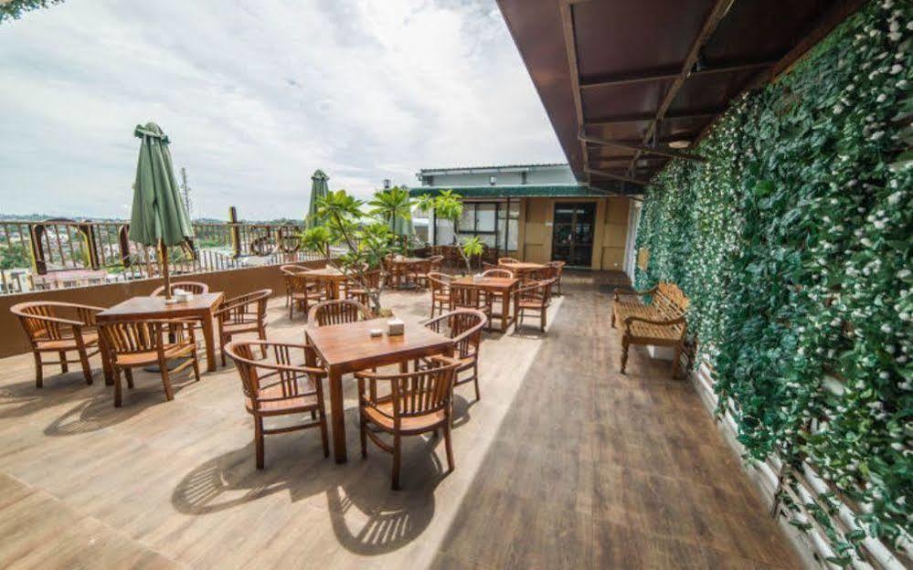 Best Inn Hotel Balikpapan Exterior photo
