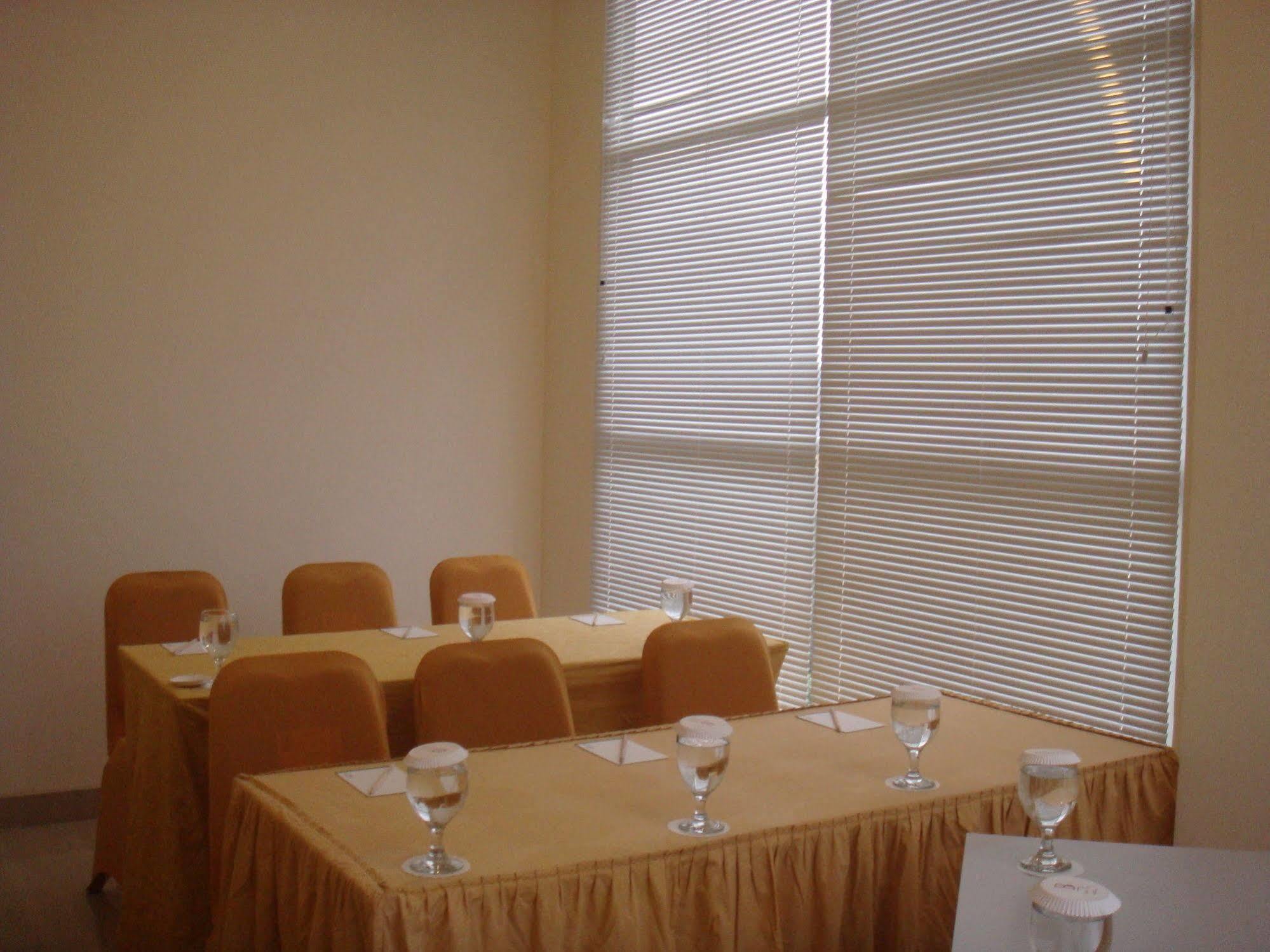 Best Inn Hotel Balikpapan Exterior photo