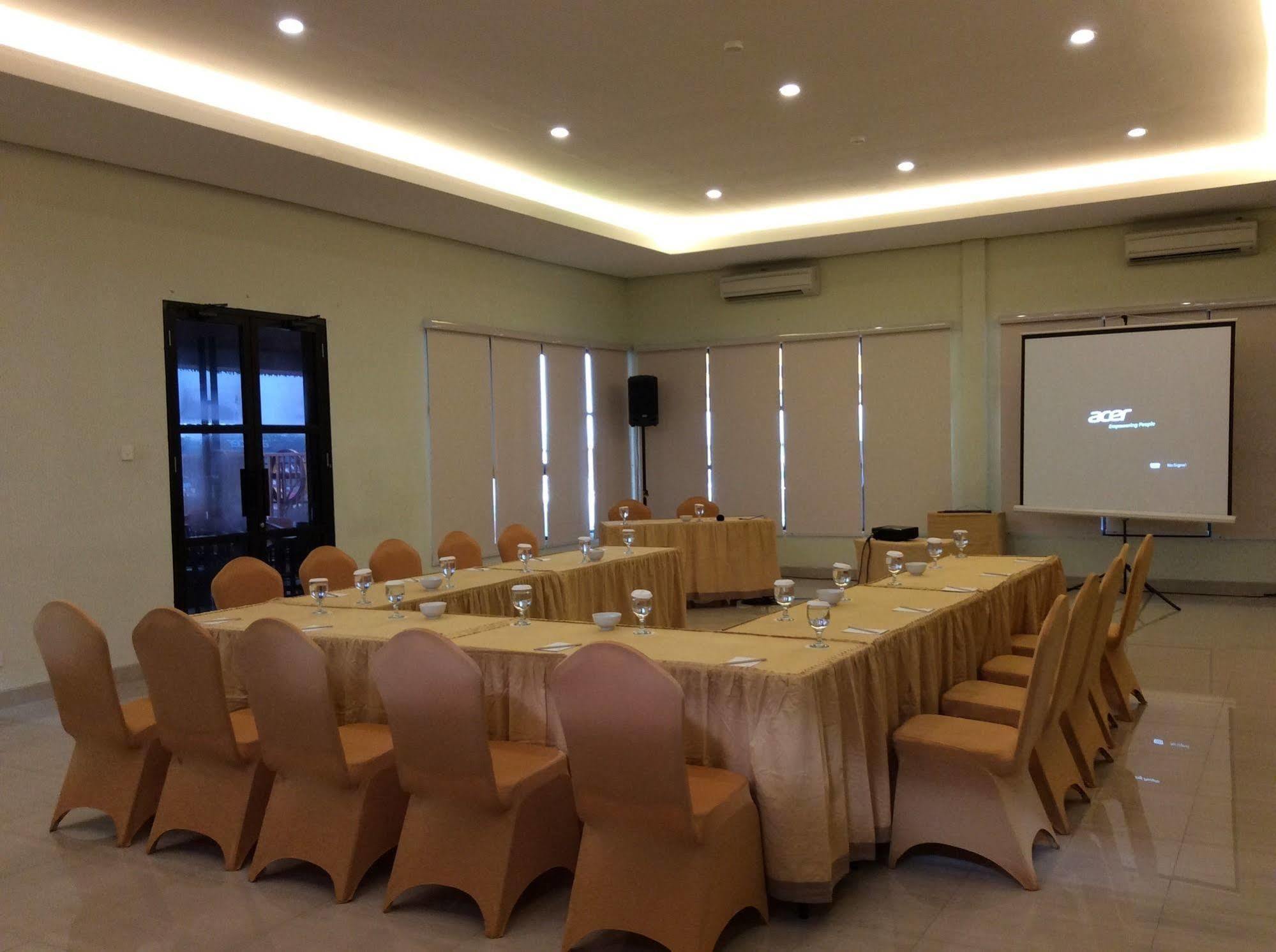 Best Inn Hotel Balikpapan Exterior photo
